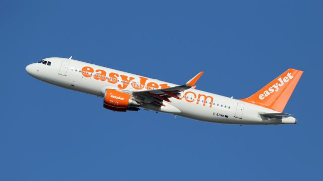 EasyJet e Castlelake accordo