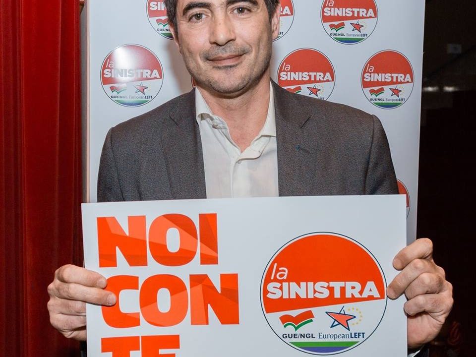 Nicola Fratoianni durante un'intervista