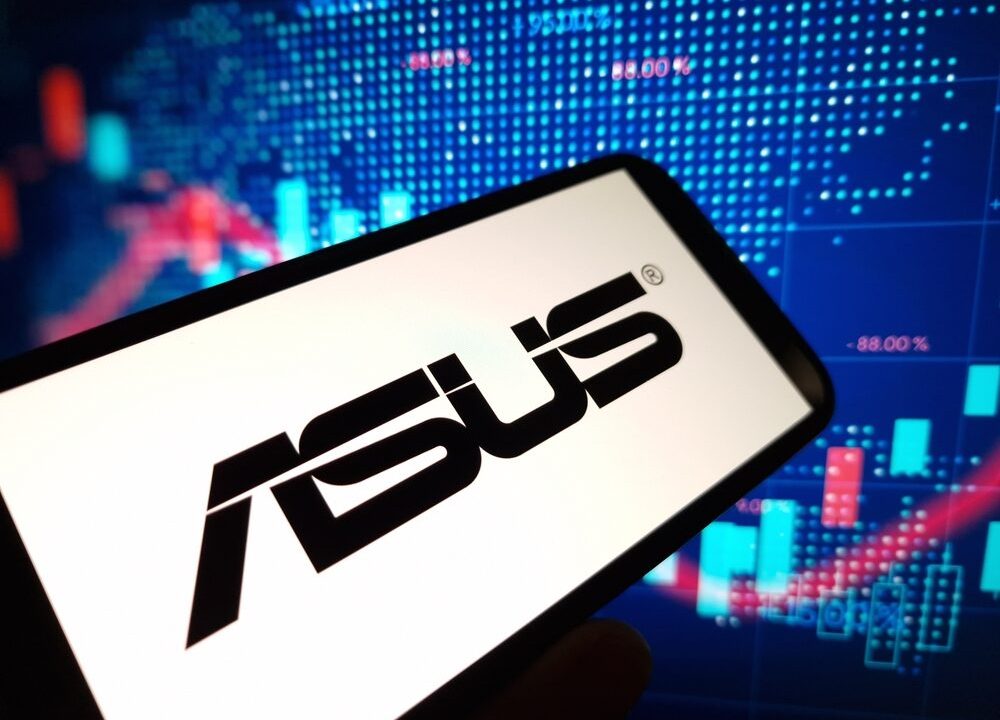 Asus Zenbook 14 (2026) in un ambiente di lavoro