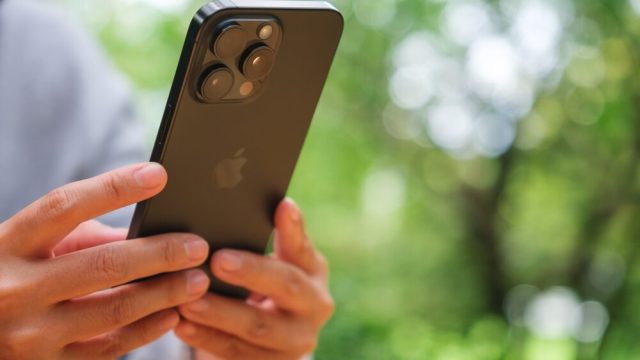 Animazione iPhone Duo su Galaxy Z Fold 8