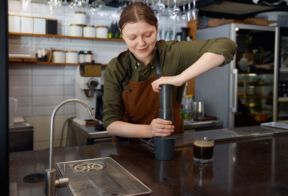 AeroPress Brewer e Macinacaffè Manuale in legno