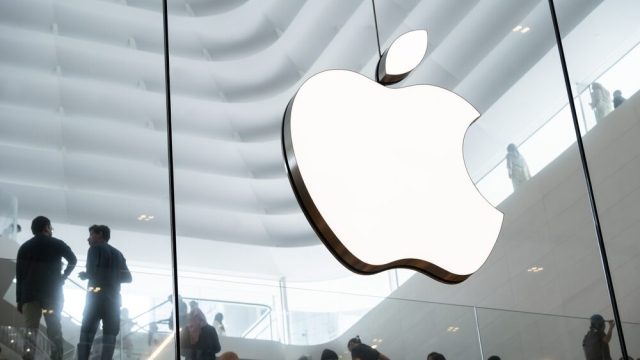 John Ternus e Tim Cook di Apple