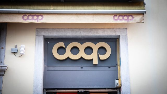 Rapporto Coop 2026: Crisi Geopolitica e 'Non Consumo'